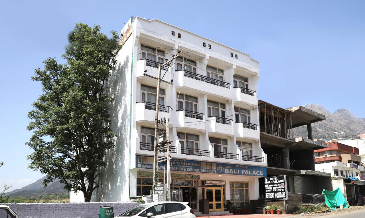 קטרה Oyo 22075 Hotel Bali Palace מראה חיצוני תמונה
