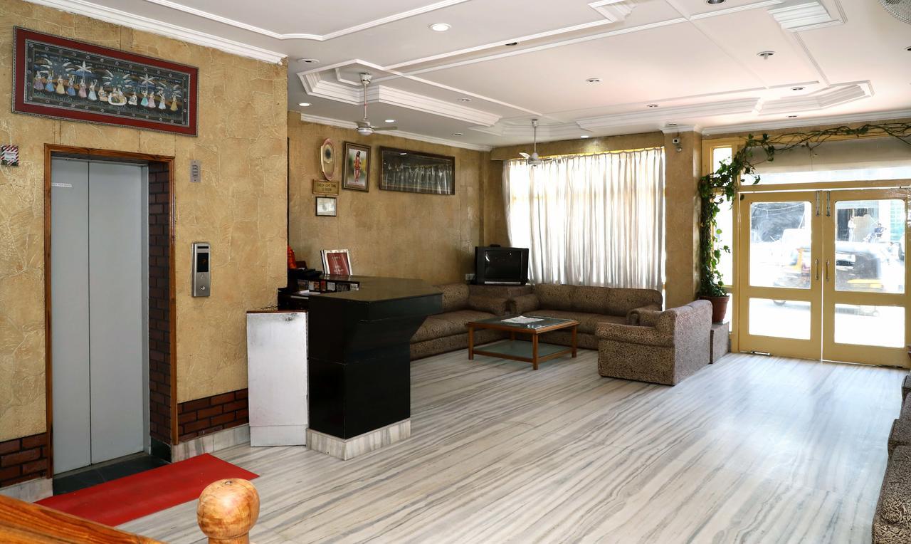 קטרה Oyo 22075 Hotel Bali Palace מראה חיצוני תמונה