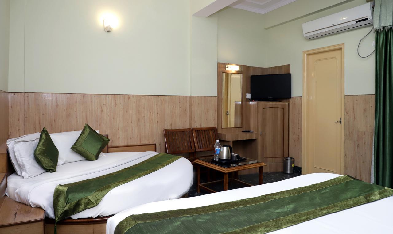קטרה Oyo 22075 Hotel Bali Palace מראה חיצוני תמונה
