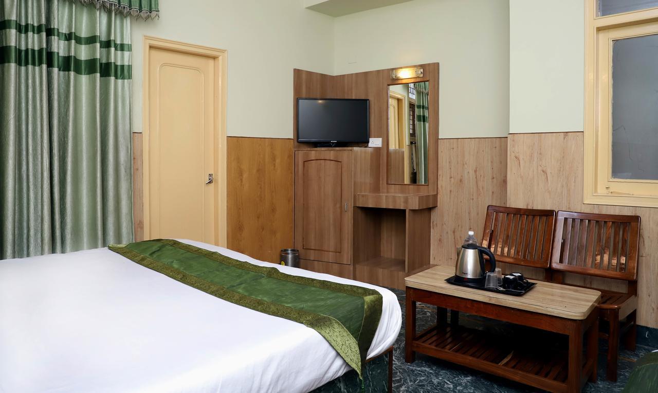 קטרה Oyo 22075 Hotel Bali Palace מראה חיצוני תמונה